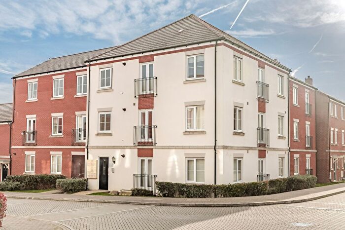 2 Bedroom Flat For Sale In Turner Drive, Oxford, OX2