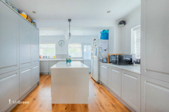 5 Bedroom Detached House For Sale In The Grove, Christchurch, BH23