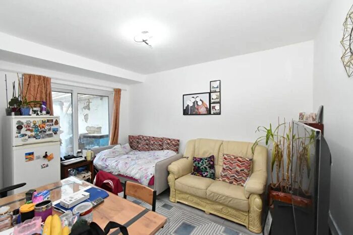 1 Bedroom Flat To Rent In Northolt, UB5