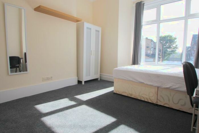 4 Bedroom Terraced House To Rent In Lucas Street, Woodhouse, Leeds, LS6