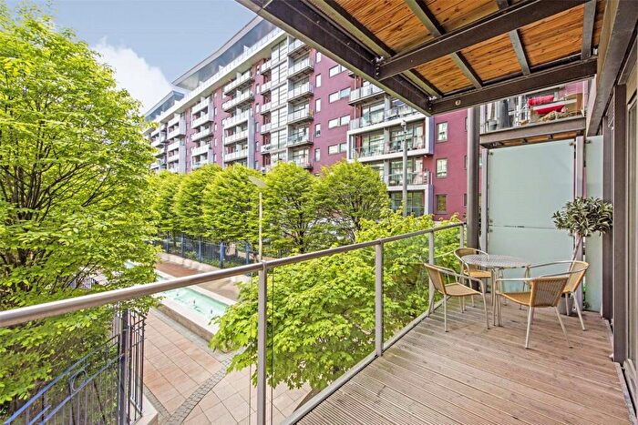 2 Bedroom Apartment To Rent In Horace Building, Queenstown Road, London, SW11