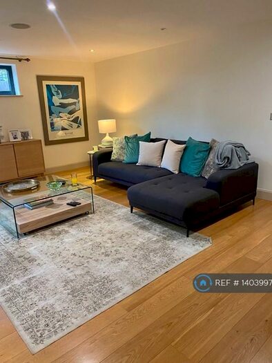 3 Bedroom Flat To Rent In Hitcham Court, London, N12