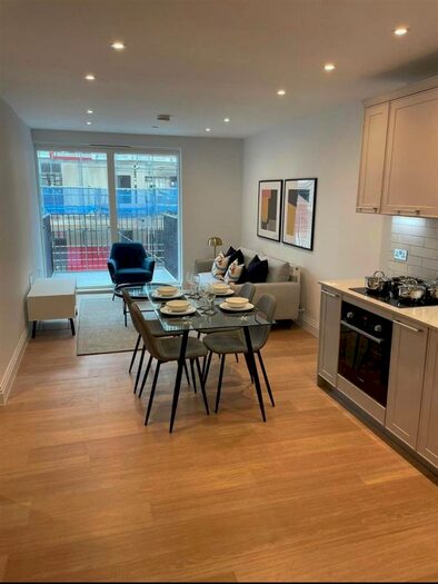 2 Bedroom Apartment To Rent In Huntly Wharf, Kenavon Drive, Reading, RG1