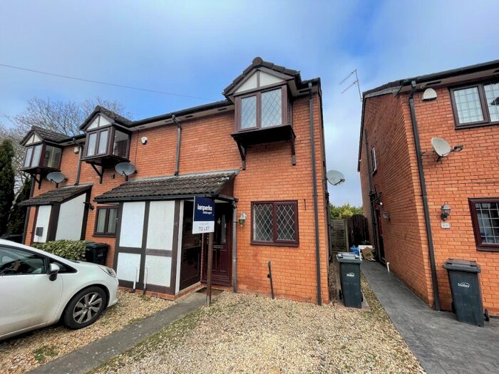 2 Bedroom End Of Terrace House For Sale In Stourbridge - Sandyacre Way, DY8
