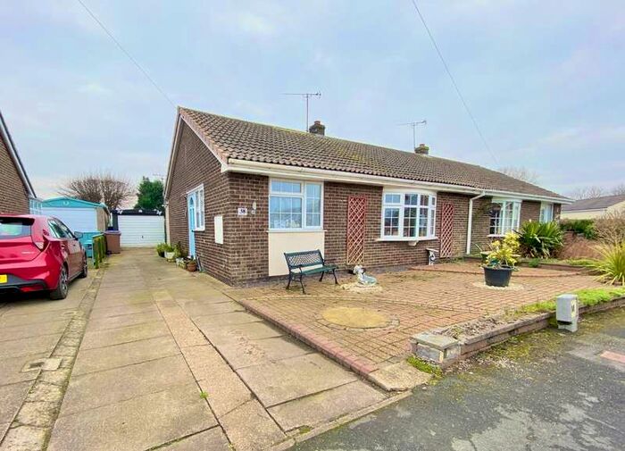 2 Bedroom Semi-Detached Bungalow For Sale In Hollycroft, Barmston, YO25