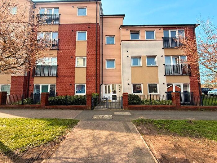 2 Bedroom Flat To Rent In Tumbler Grove, Wolverhampton, WV10