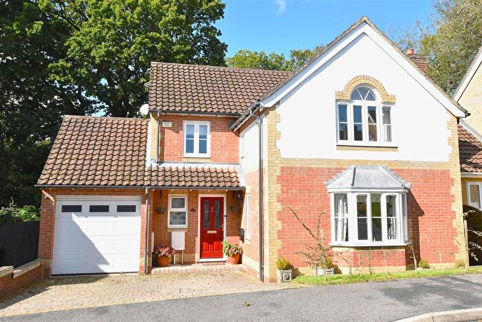 3 Bedroom Detached House For Sale In Magnolia Close, Heathfield, TN21