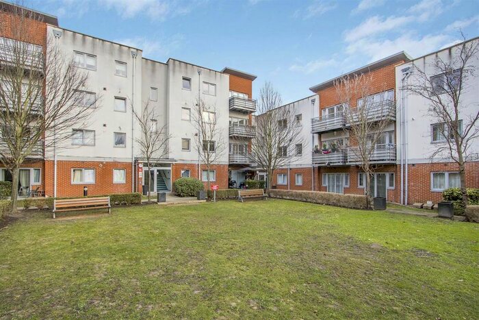 1 Bedroom Flat To Rent In Cannock Court, Hawker Place, Walthamstow, London, E17