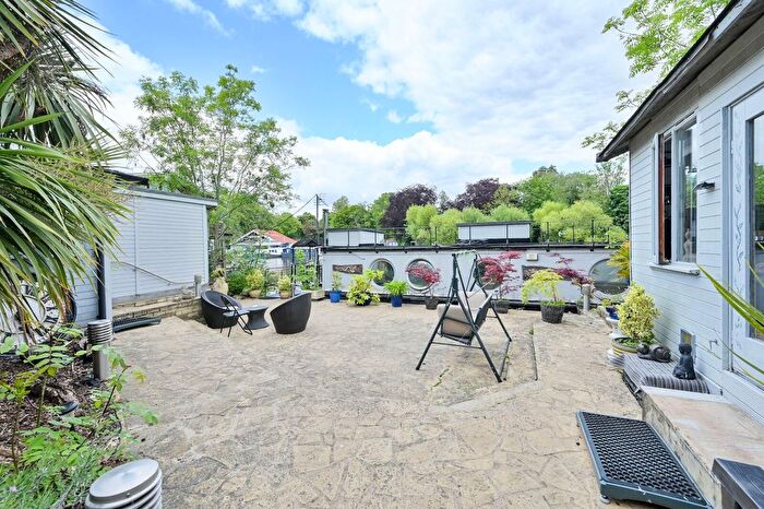 3 Bedroom Houseboat For Sale In Taggs Island, Hampton Court, Hampton, TW12