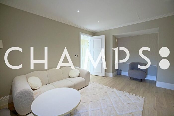 5 Bedroom Town House To Rent In Whistler Drive, Barnet, EN4