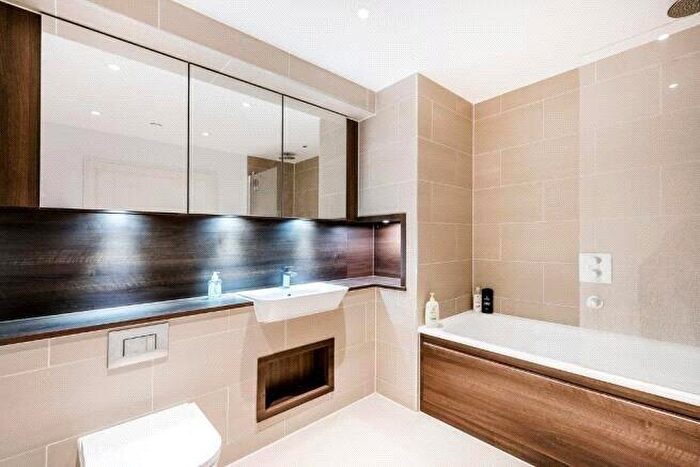 2 Bedroom Apartment To Rent In Gillespie Court, Queensland Terrace, London, N7
