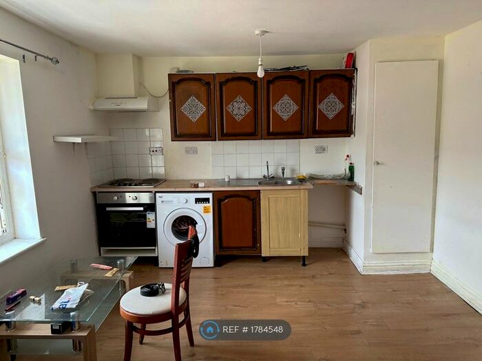 Studio To Rent In Folkestone Road, Dover, CT17