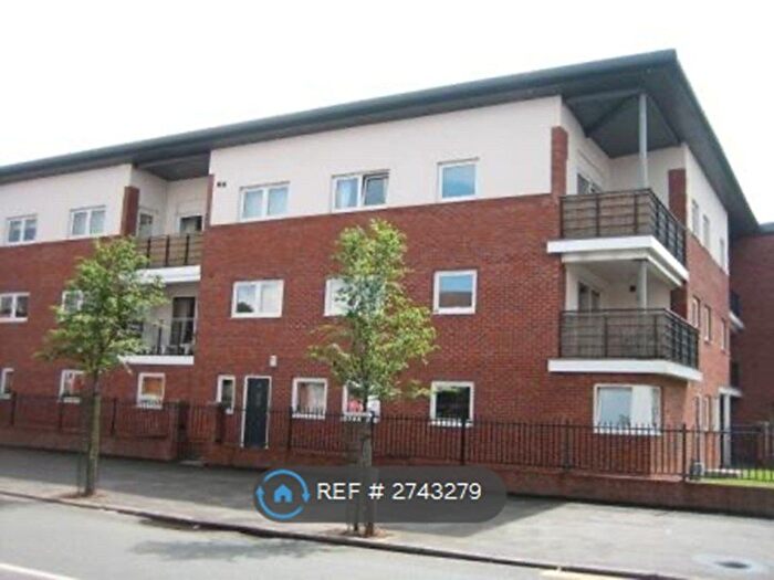 2 Bedroom Flat To Rent In West Didsbury, Manchester, M20