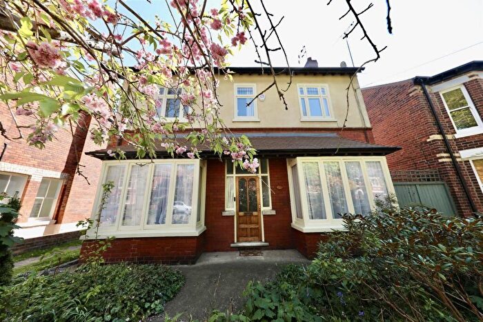 5 Bedroom Detached House For Sale In Victoria Avenue, Princes Avenue, Hull, HU5