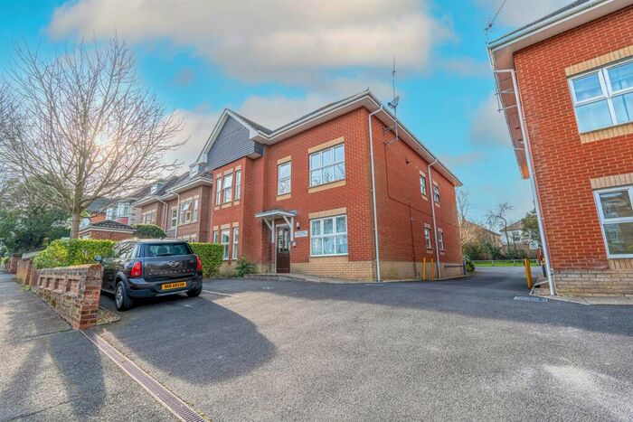 2 Bedroom Apartment To Rent In Castlemain Avenue, Bournemouth, BH6