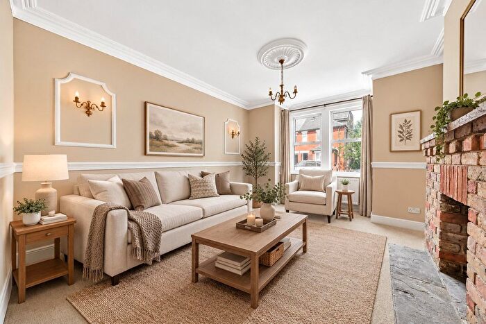 3 Bedroom Semi-Detached House To Rent In Leas Road, Guildford, GU1
