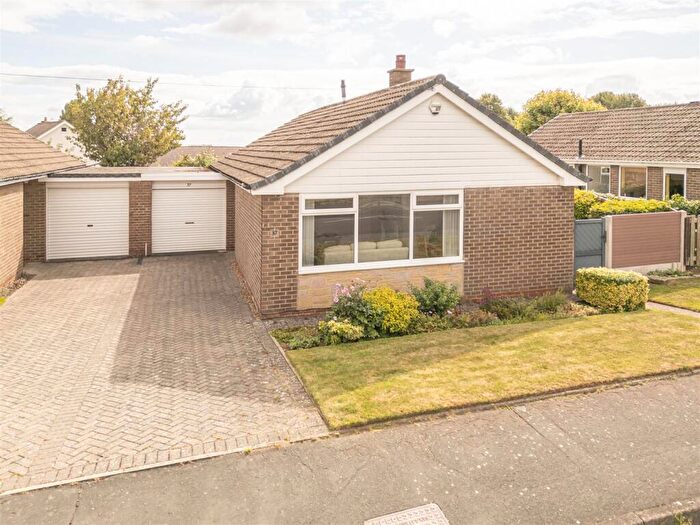 3 Bedroom Detached Bungalow For Sale In Lyndhurst Avenue, Brighouse, HD6