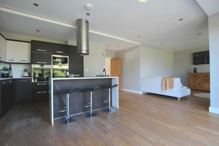 4 Bedroom Semi-Detached House To Rent In Newbury Drive, Urmston, M41