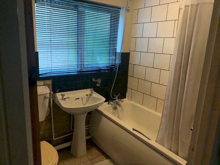 1 Bedroom Flat For Sale In Brooklands Avenue, Atherton, M46