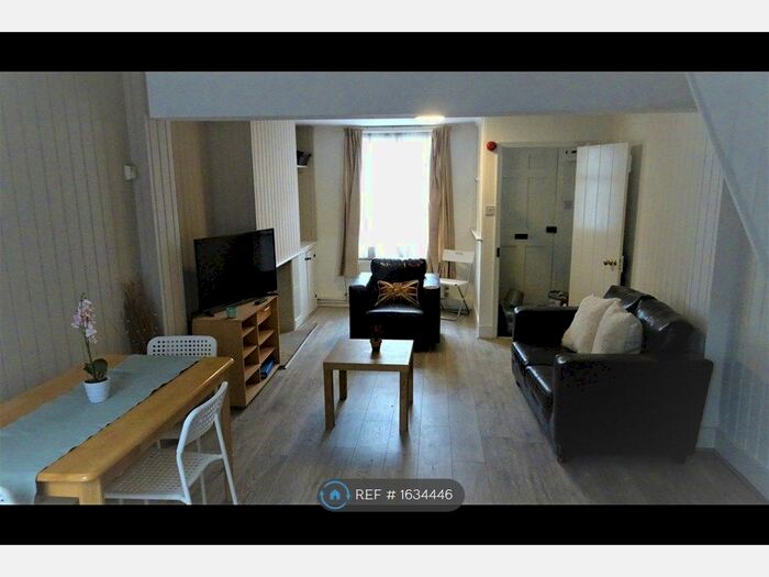 3 Bedroom Terraced House To Rent In St. Peters Place, Canterbury, CT1