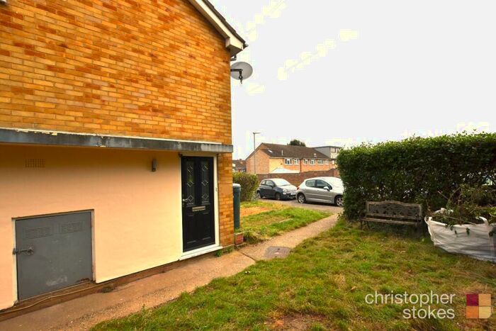 2 Bedroom Maisonette To Rent In Perrysfield Road, Cheshunt, Waltham Cross, Hertfordshire, EN8