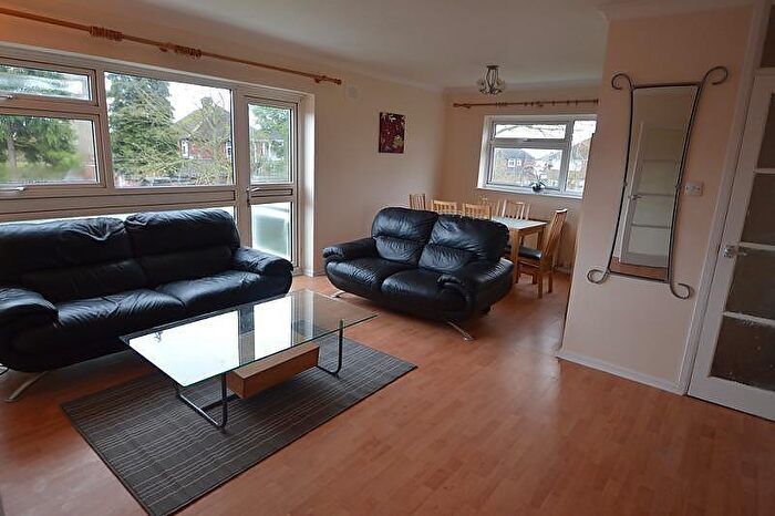 2 Bedroom Apartment To Rent In Arundel Court, Slough, Berkshire, SL3