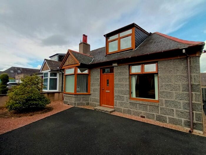 3 Bedroom Semi-Detached House To Rent In Leggart Avenue, Aberdeen, AB12