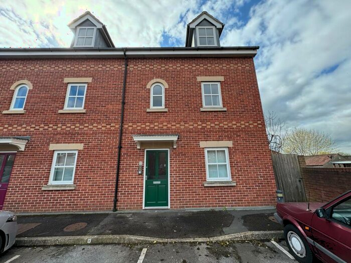 2 Bedroom Flat To Rent In Coachmans Yard, Glastonbury, BA6