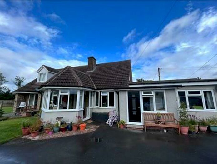 4 Bedroom Detached House For Sale In Bush Bank, Herefordshire, HR4