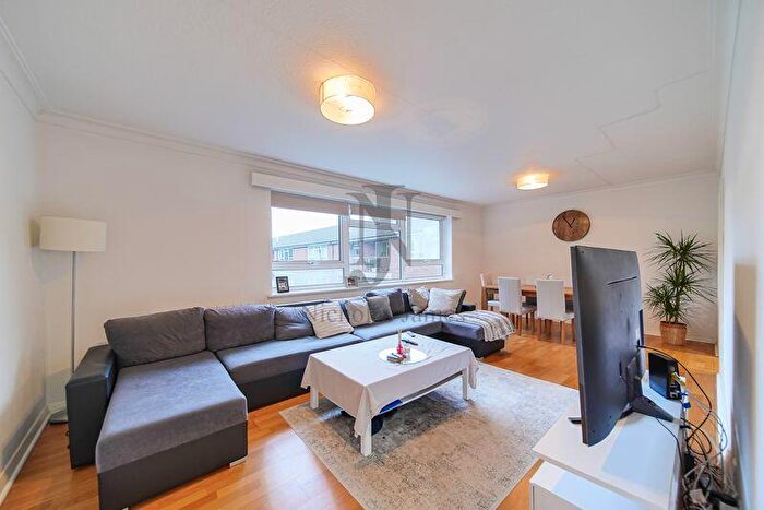 2 Bedroom Flat To Rent In Marlborough Court, Village Road, Enfield, EN1