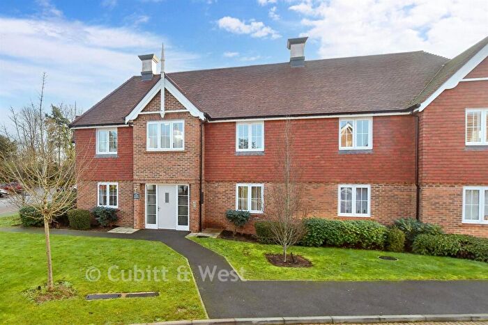 2 Bedroom Flat For Sale In Sycamore Road, Cranleigh, Surrey, GU6