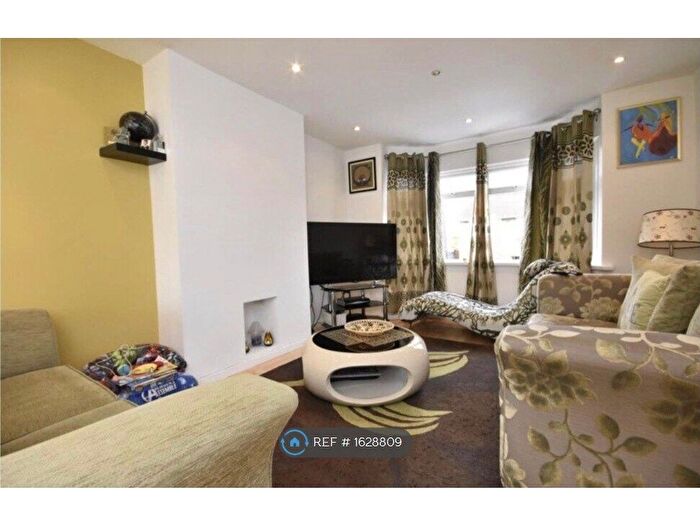 3 Bedroom Terraced House To Rent In Ilchester Crescent, Bristol, BS13