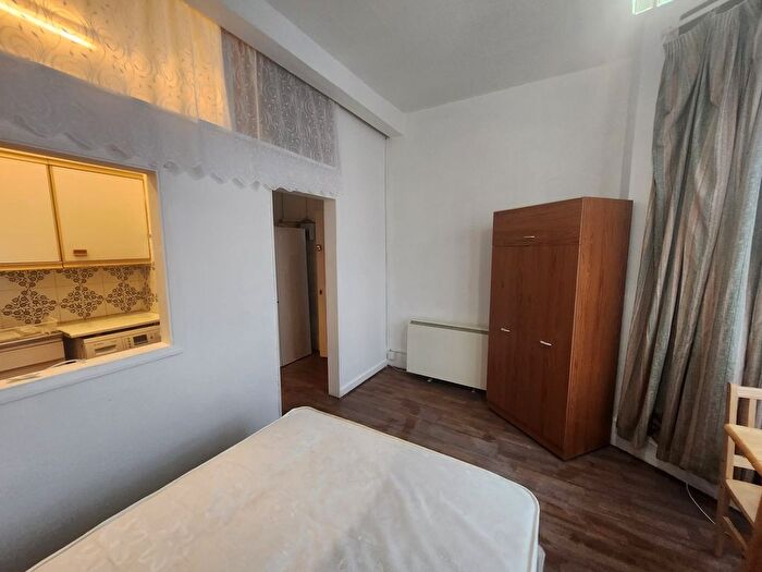 1 Bedroom Flat To Rent In Mansfield Road, Ilford, IG1