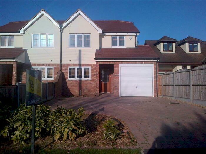 4 Bedroom Semi-Detached House To Rent In Mill Road, Billericay, CM11