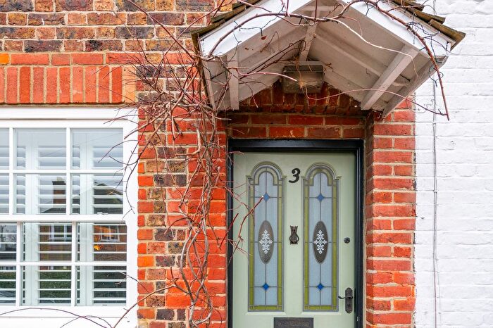 2 Bedroom Terraced House For Sale In Hardwick Road, Redhill, RH1
