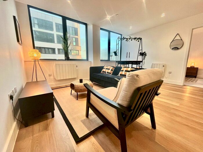 2 Bedroom Flat To Rent In Alexander House, Old Trafford, Manchester, M16