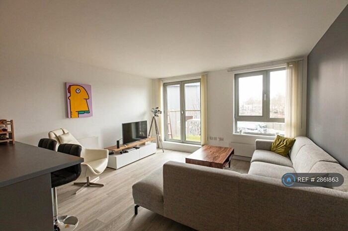 2 Bedroom Flat To Rent In Eden Grove, London, N7