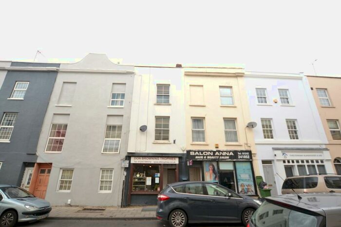 2 Bedroom Flat To Rent In St George's Street, Cheltenham, GL50