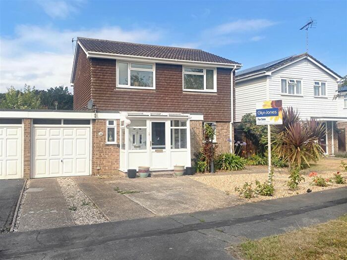 4 Bedroom Detached House For Sale In Tideway, Littlehampton, BN17