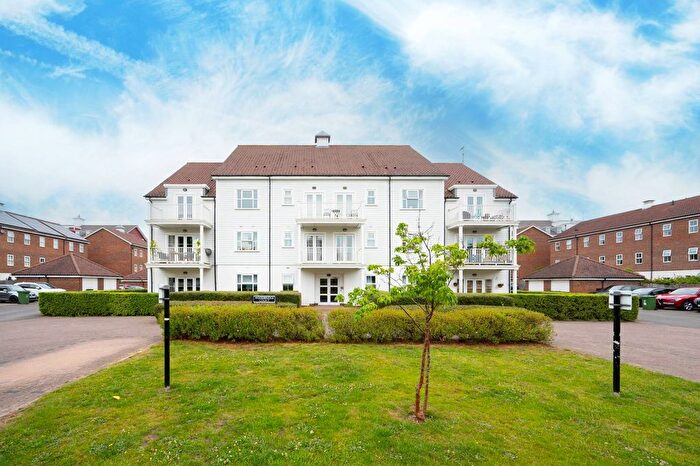 2 Bedroom Flat To Rent In Beaumont Drive, Worcester Park, KT4