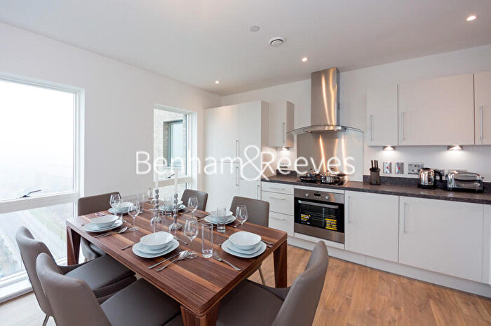2 Bedroom Apartment To Rent In Magellan Boulevard, London, E16