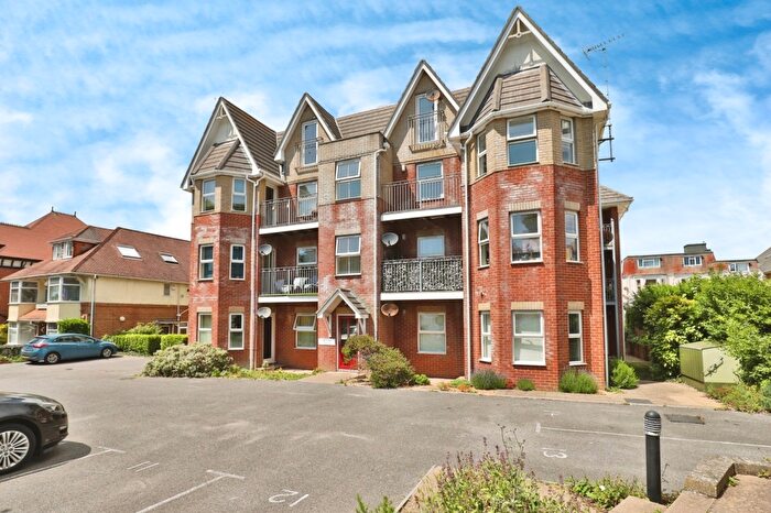 2 Bedroom Flat To Rent In Florence Road, Bournemouth, BH5