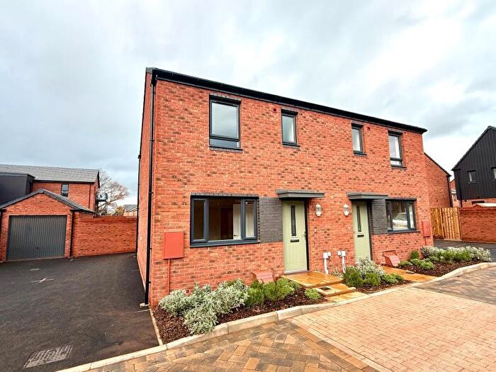 3 Bedroom Semi-Detached House To Rent In Doyle Road, Yate, Bristol, BS37