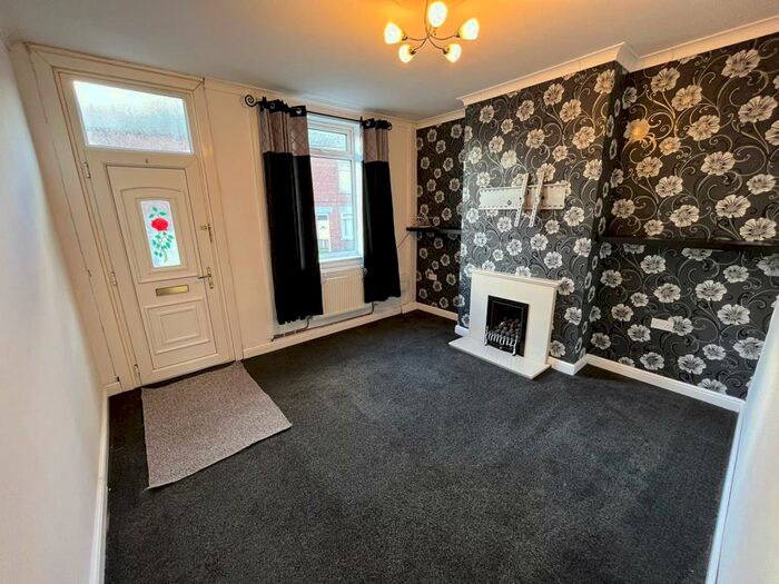 3 Bedroom Terraced House To Rent In Bloemfontein Street, Cudworth, S72