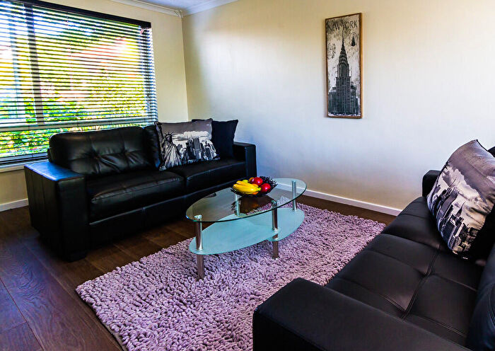 4 Bedroom House To Rent In Stonegate Road, Leeds, LS6