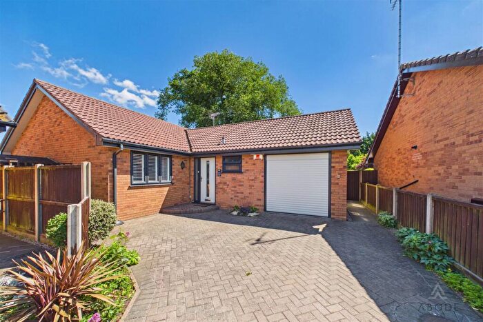 2 Bedroom Detached Bungalow For Sale In Oakwood Close, Hatton, DE65