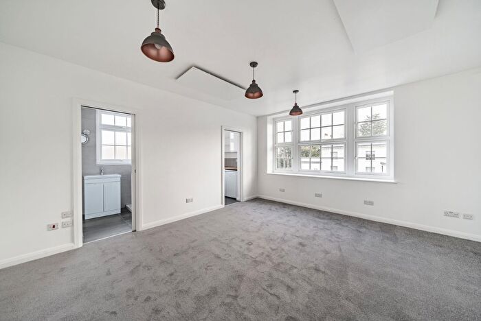 Studio To Rent In North Hill, London, N6