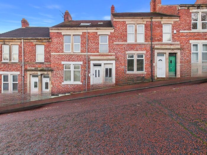 3 Bedroom Flat For Sale In Moore Street, Gateshead, NE8
