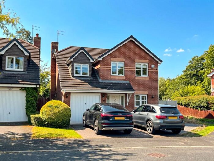 4 Bedroom Detached House To Rent In Jack Brady Close, Manchester, M23
