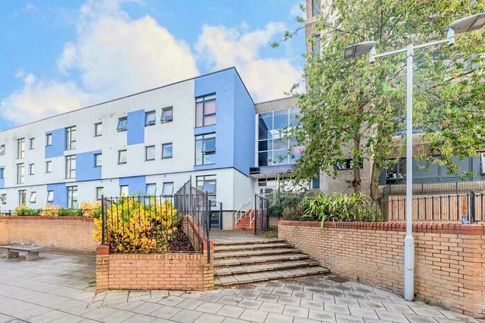 1 Bedroom Flat To Rent In Swingate, Stevenage, Hertfordshire, SG1